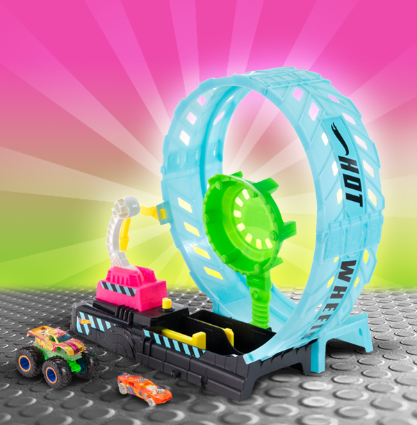 Hot Wheels Monster Trucks Glow in the Dark Epic Loop Playset