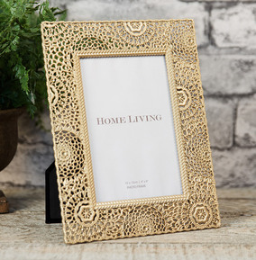 WAS £9.99 NOW £6.99 Gold Metal Photo Frame - 4 x 6 in