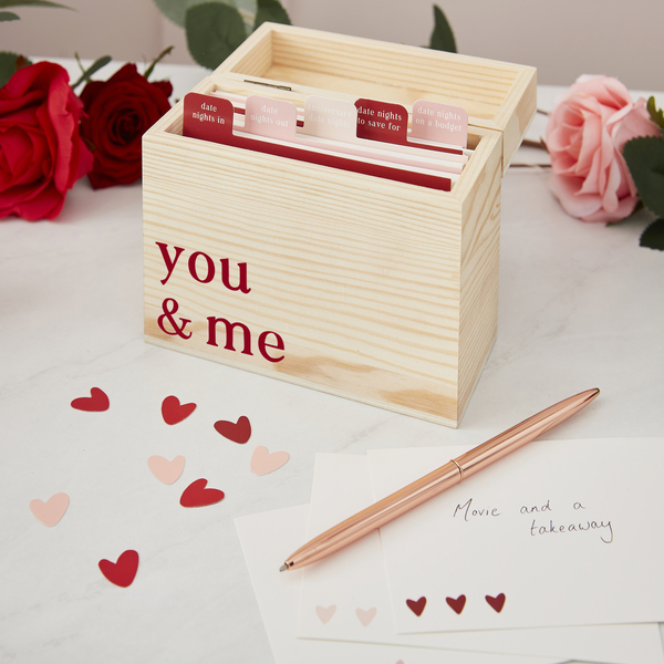 ZDISC Wooden Date Idea Box - With Dividers and Customisable Cards