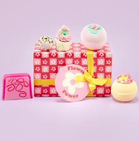 Photo of Flower Power Bath Bomb Giftset